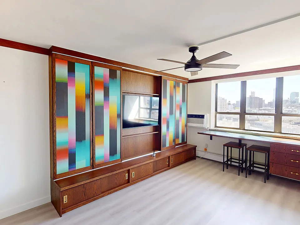 300 Cathedral Pkwy #15G
