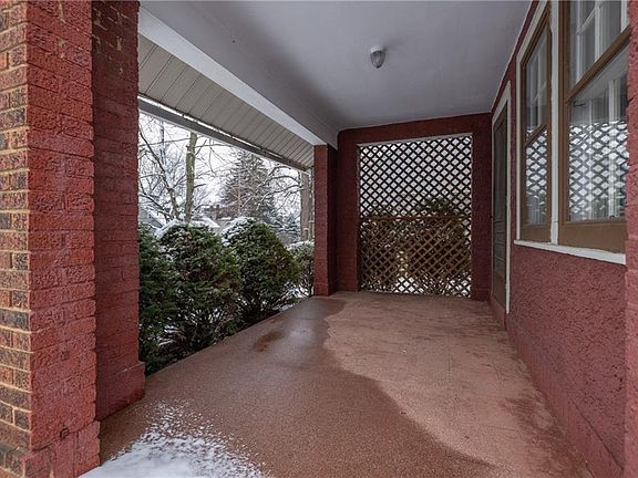 3rd image of 1579 Preston Ave
