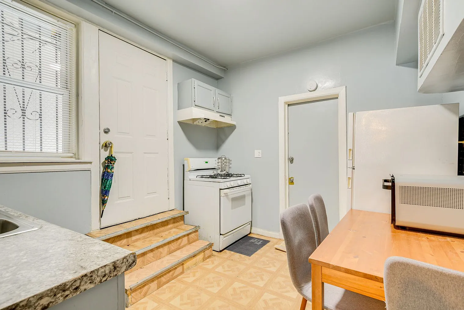 1 bed, 1.0 bath, 592 sqft, $1,999 — Photo 4