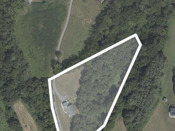 1137 Arnold Rd, Westminster, MD 21157
