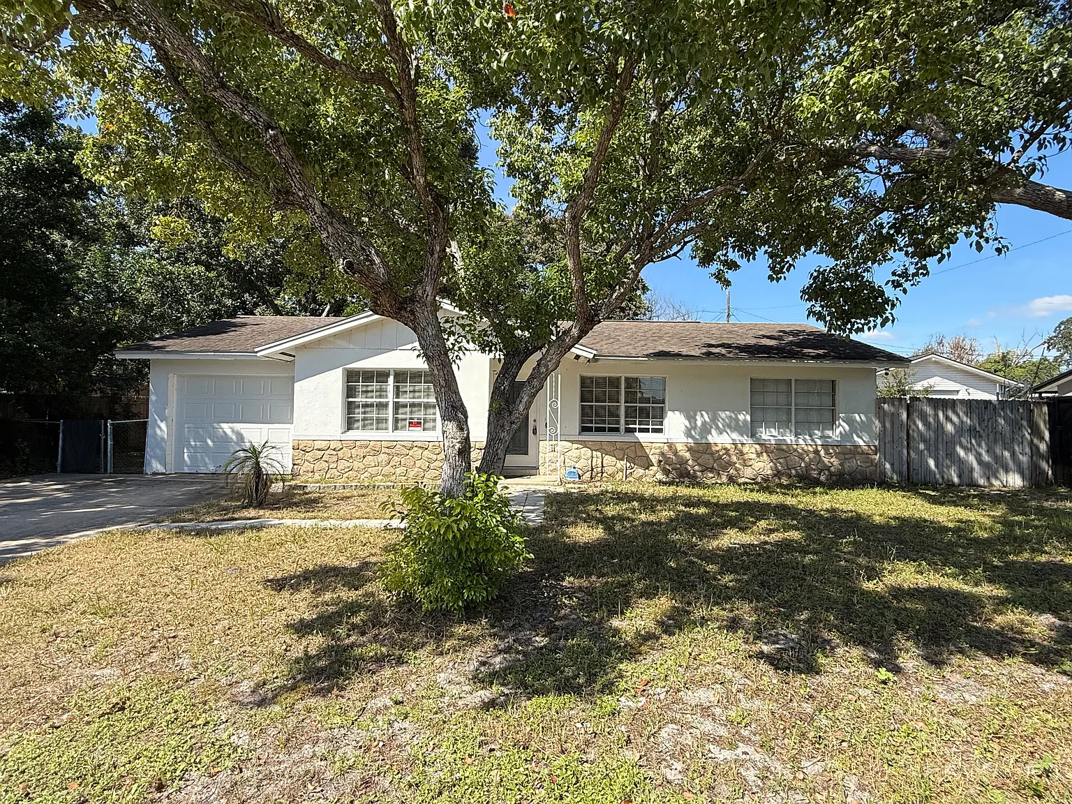 3 bed, 1050 sqft, $2,395 — Photo 1
