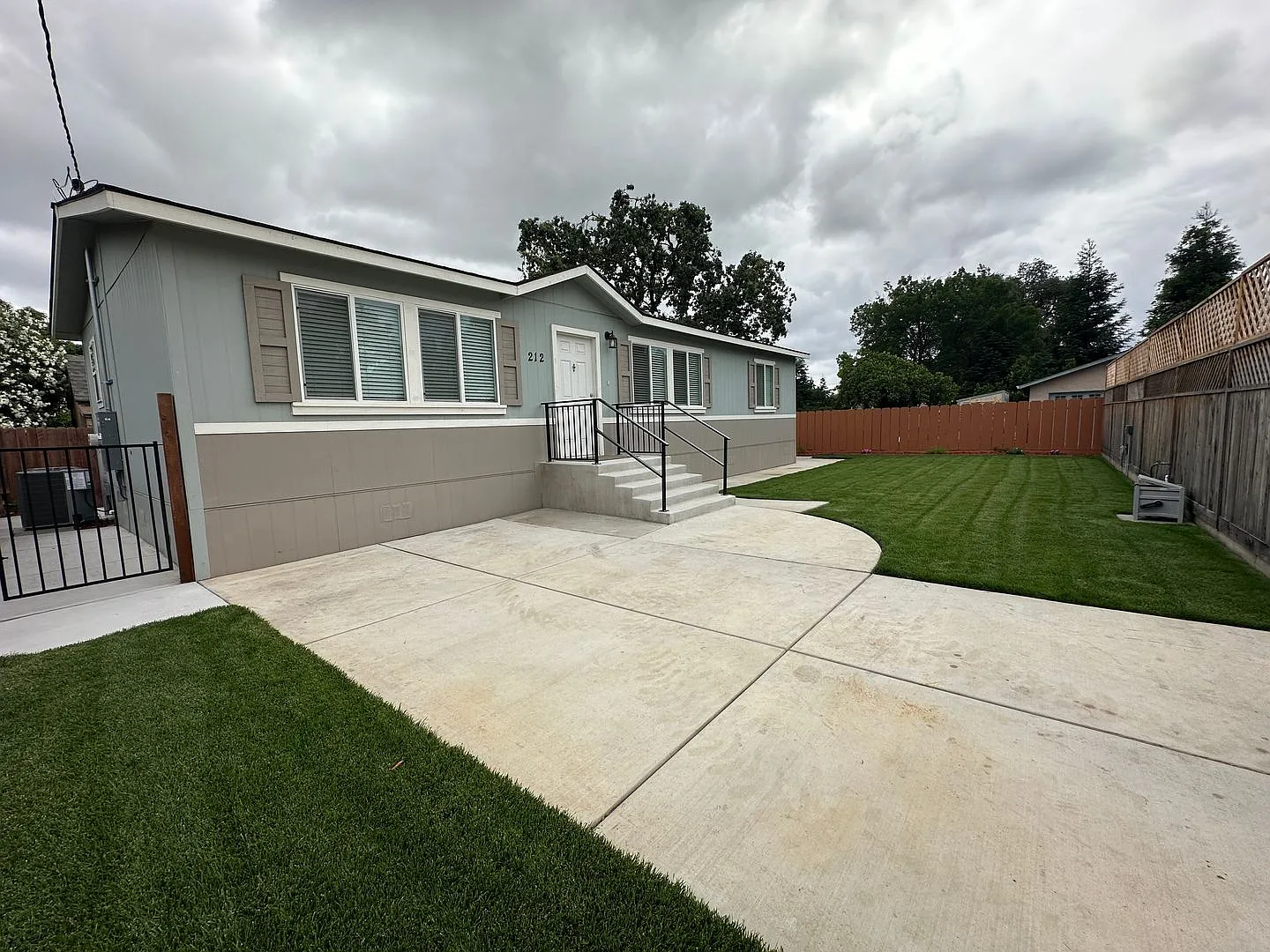 Gated Brand New 3-Bedroom Mobile Home in Prime La Loma District — Photo 2