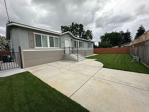 212 Las Flores Ave Photo 1