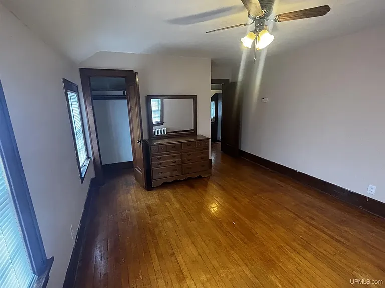 207 S 2nd St — Photo 11