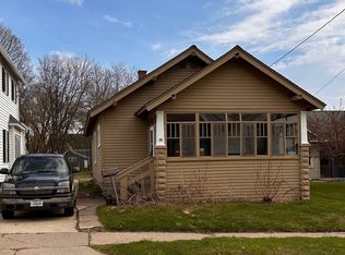 16 N Clinton Ave, Clintonville, WI 54929
