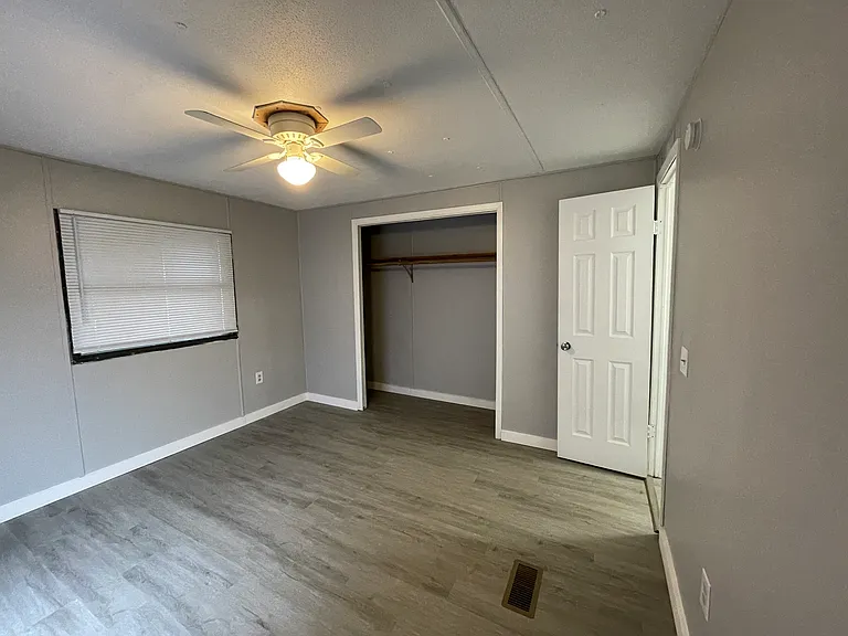 126 Alex Dr — Photo 1