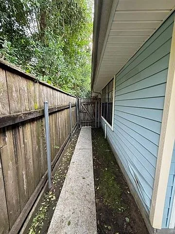 519 Aurora Ave — Photo 17