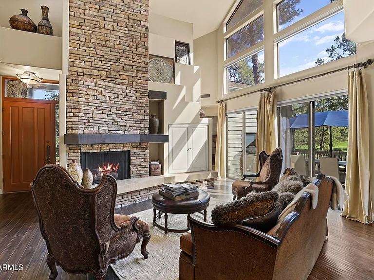 2609 E Pine Island Ln — Photo 8