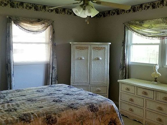 5th image of 1758 S Donna Dr