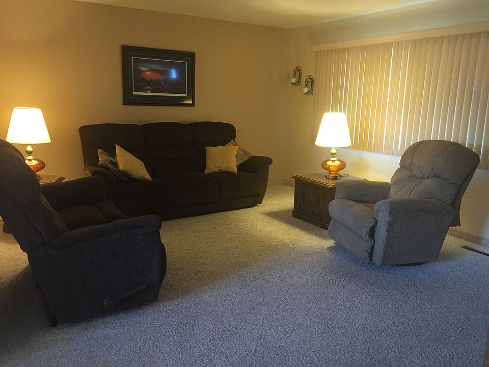 800 E 8th St, Chadron, NE 69337 Zillow