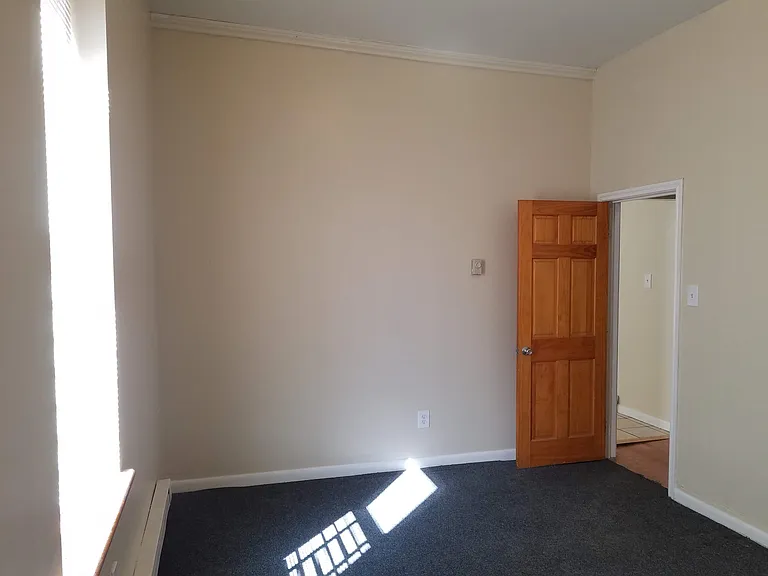 1323 W Butler St #1 — Photo 5