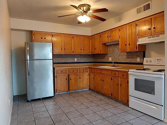5th image of 2706 E Idaho Ave APT 2