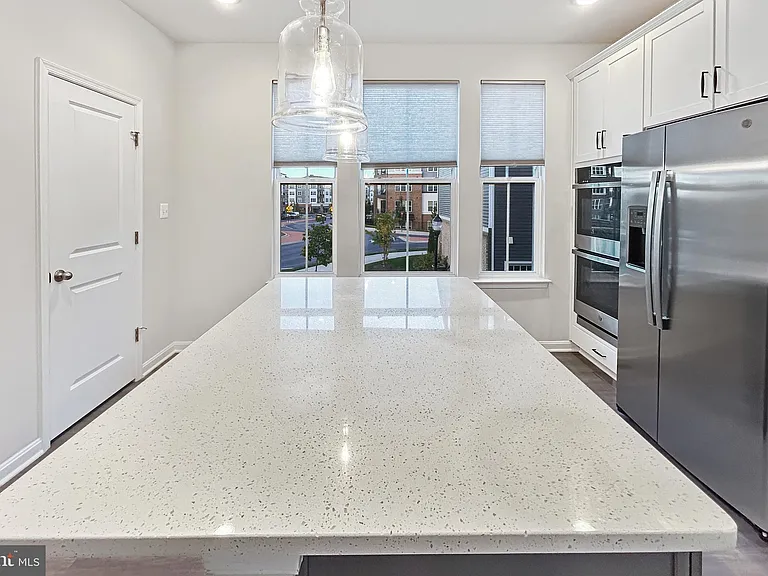 414 Matlock Ln — Photo 6