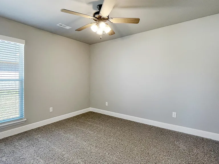 300 Oak Ave — Photo 22