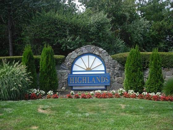 2nd image of 243 Windward Ct N