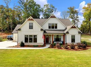 567 Storey Ln, Jefferson, GA 30549