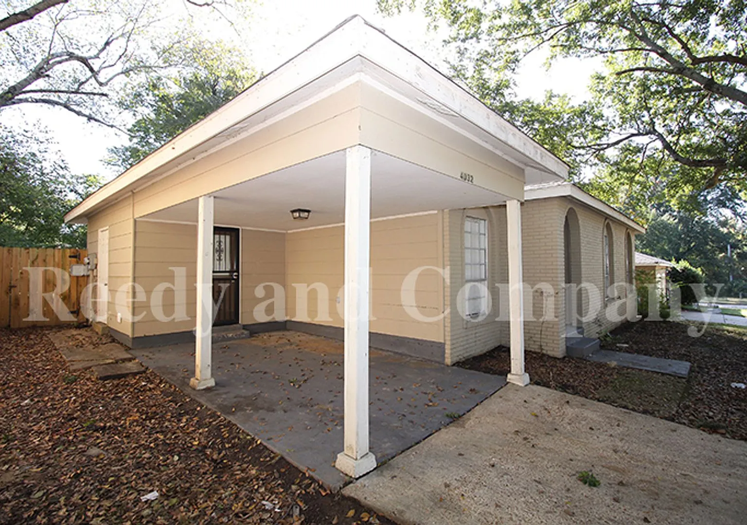 Welcome to 4032 Haliburton Street! — Photo 2