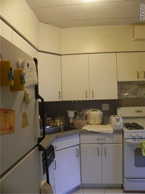 1st image of 14748 Roosevelt Ave APT 2G