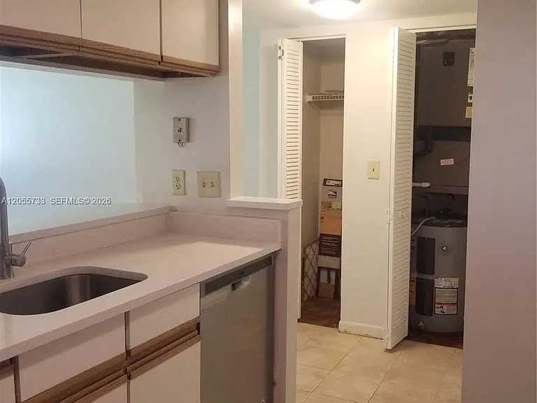 9901 Westview Dr #315 — Photo 11
