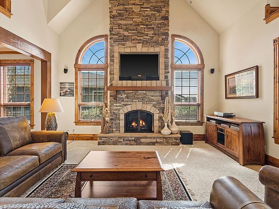4th image of 1363 Lake Pointe Dr