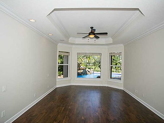5th image of 10923 Blackhawk St