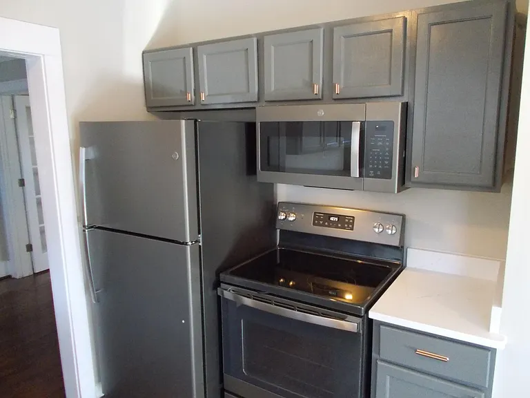 1812 Martin St — Photo 12