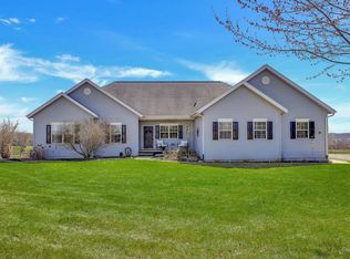 28-2 Colonial Ct, Lanark, IL 61046