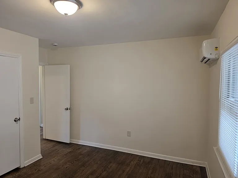 1403 W Chapel Hill St #B3 — Photo 11