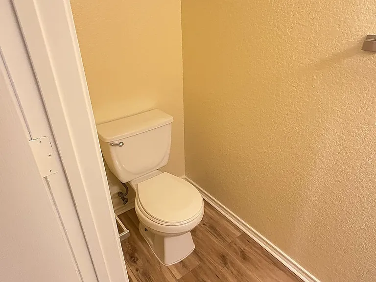 3207 Hereford Ln #B — Photo 10