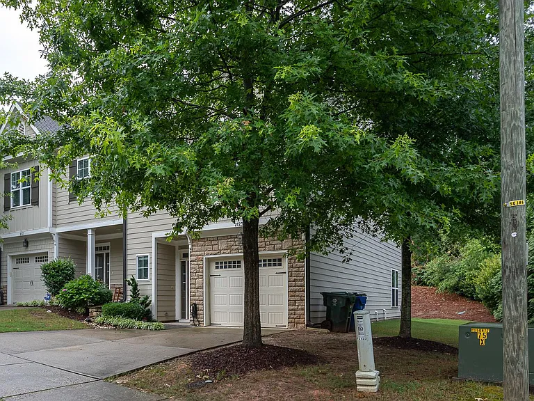 2123 Scarlet Maple Dr — Photo 30
