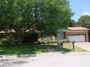 122 Crescent Dr, Kerrville, TX 78028