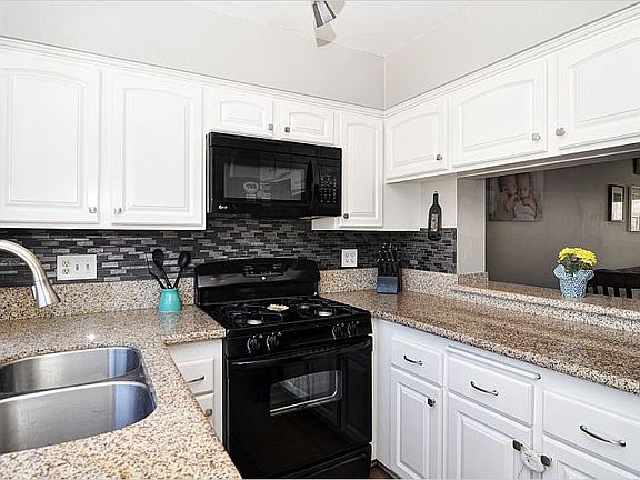 4th image of 101 W Riverdale Ave #E5