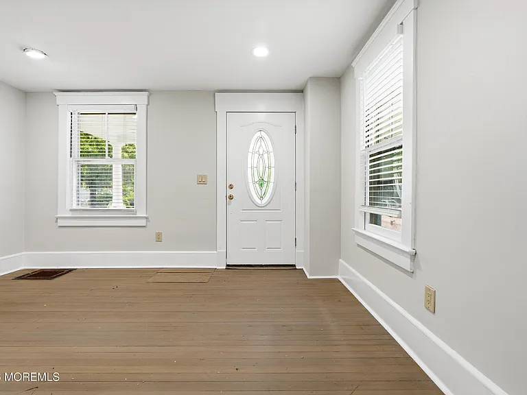 1114 Summerfield Ave — Photo 4