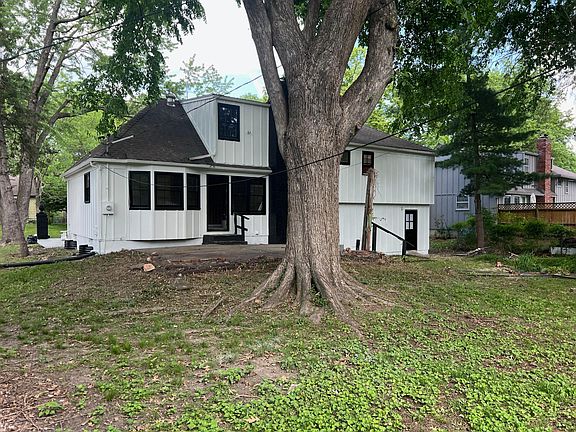 5th image of 8233 W 97th St