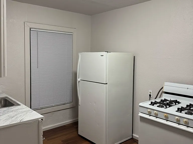 545 N California St #10 — Photo 8