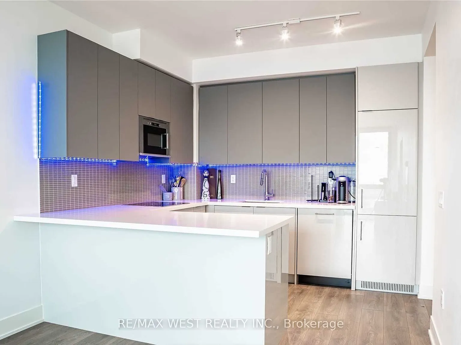 1 bed, $2,400 — Photo 4