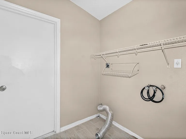 2467 Deercroft Dr — Photo 26