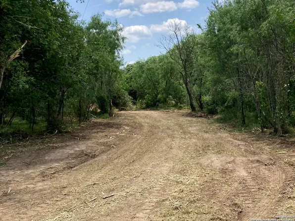 000 ADAMS ST., Lytle, TX 78052