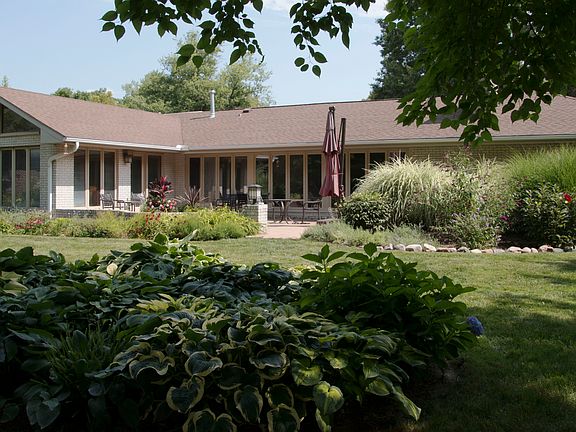 4th image of 300 W Detweiller Dr