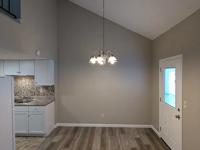 110 Weber Rd — Photo 6