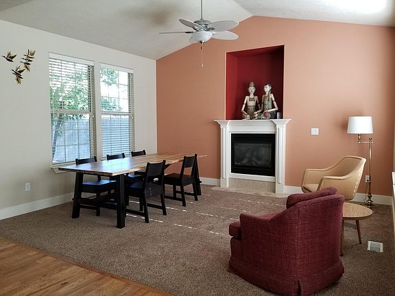 2nd image of 4025 W Glencoe Pl