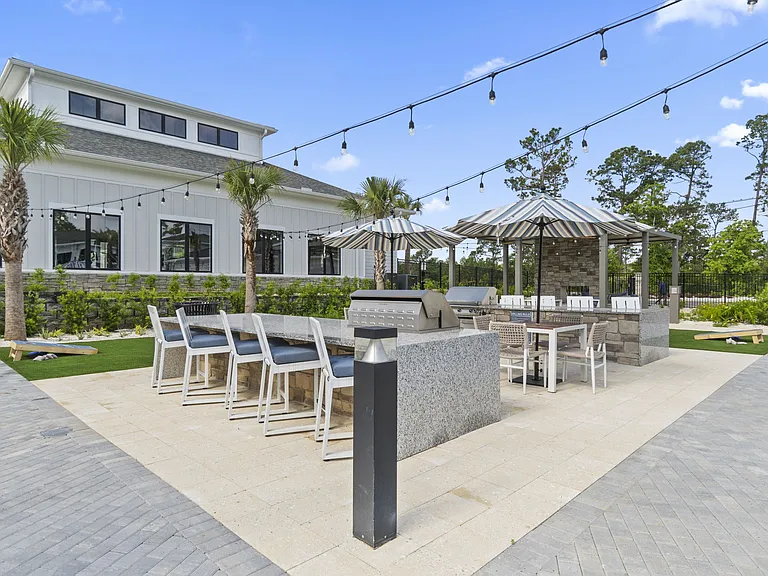 The Quinn Luxury Apartments — Photo 22