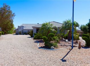 9565 Fremontia Rd, Oak Hills, CA 92344