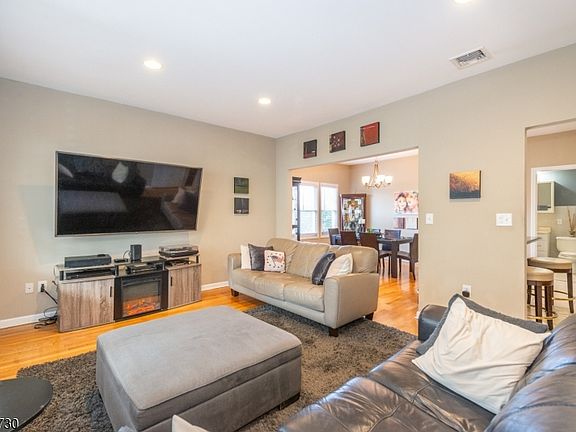 5th image of 52 Redman Pl