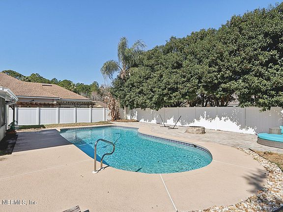 3rd image of 12215 RUTH LAWN Court