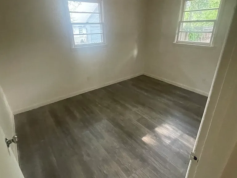 1406 Cedar St SW — Photo 6