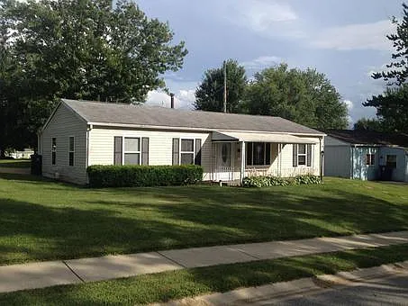401 Sunset Dr photo 1