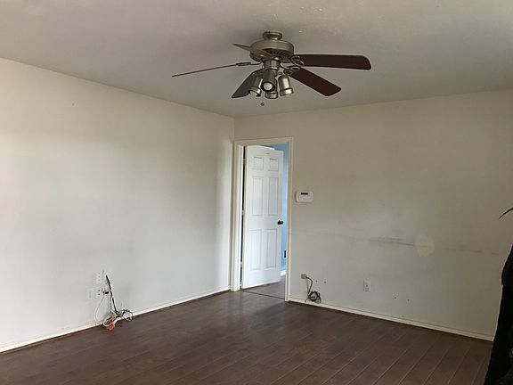3rd image of 21450 Circle Dr