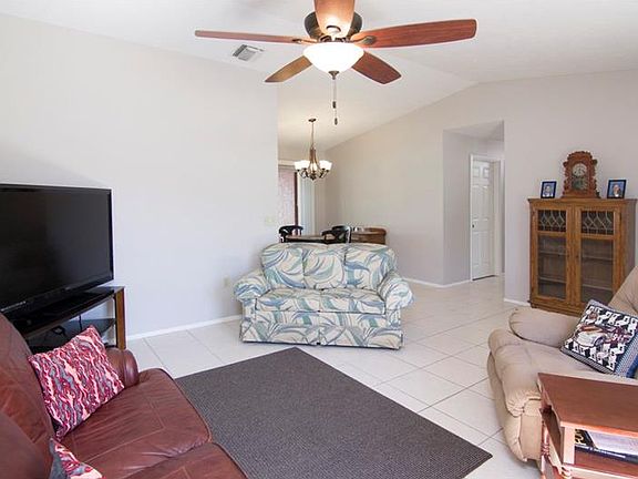 4th image of 2401 Briar Oak Cir