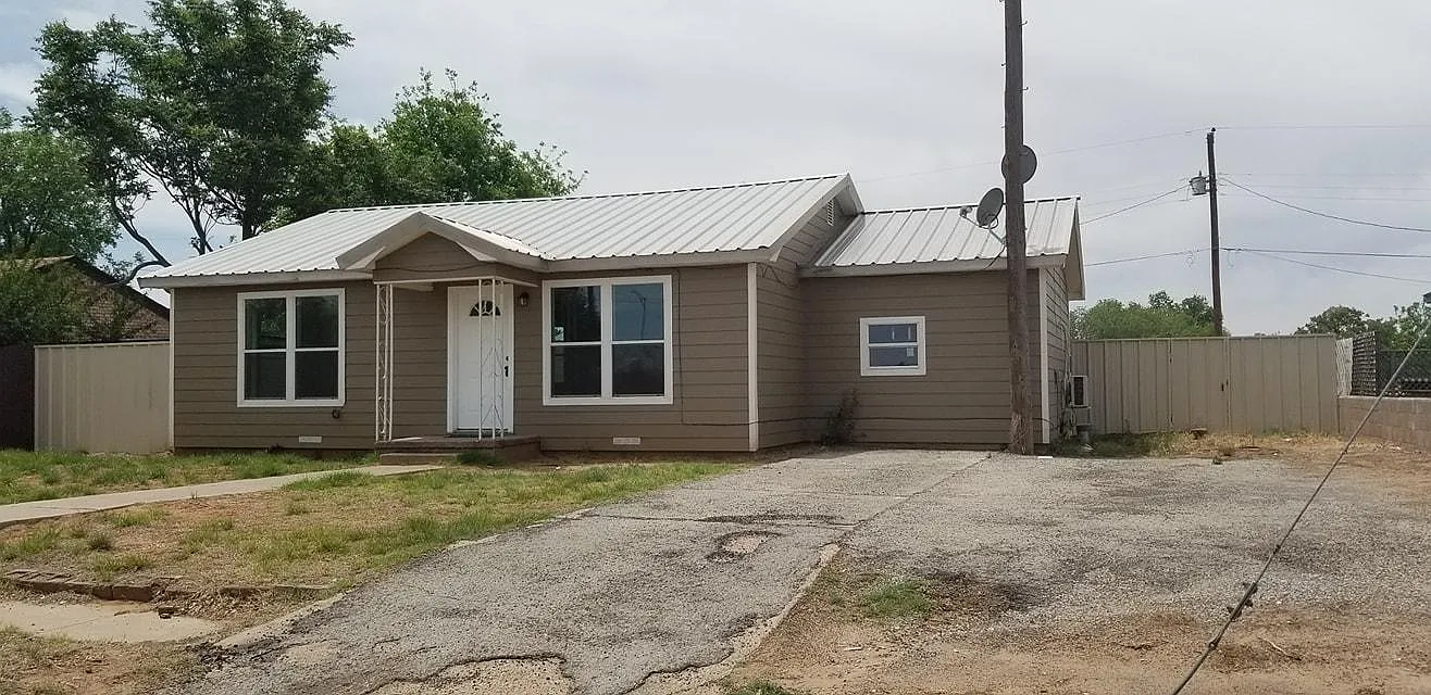 3 bed, 1296 sqft, $1,300 — Photo 3